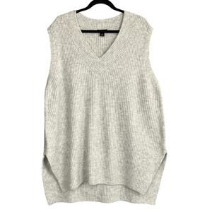 Halogen V Neck Sweater Vest Size 1